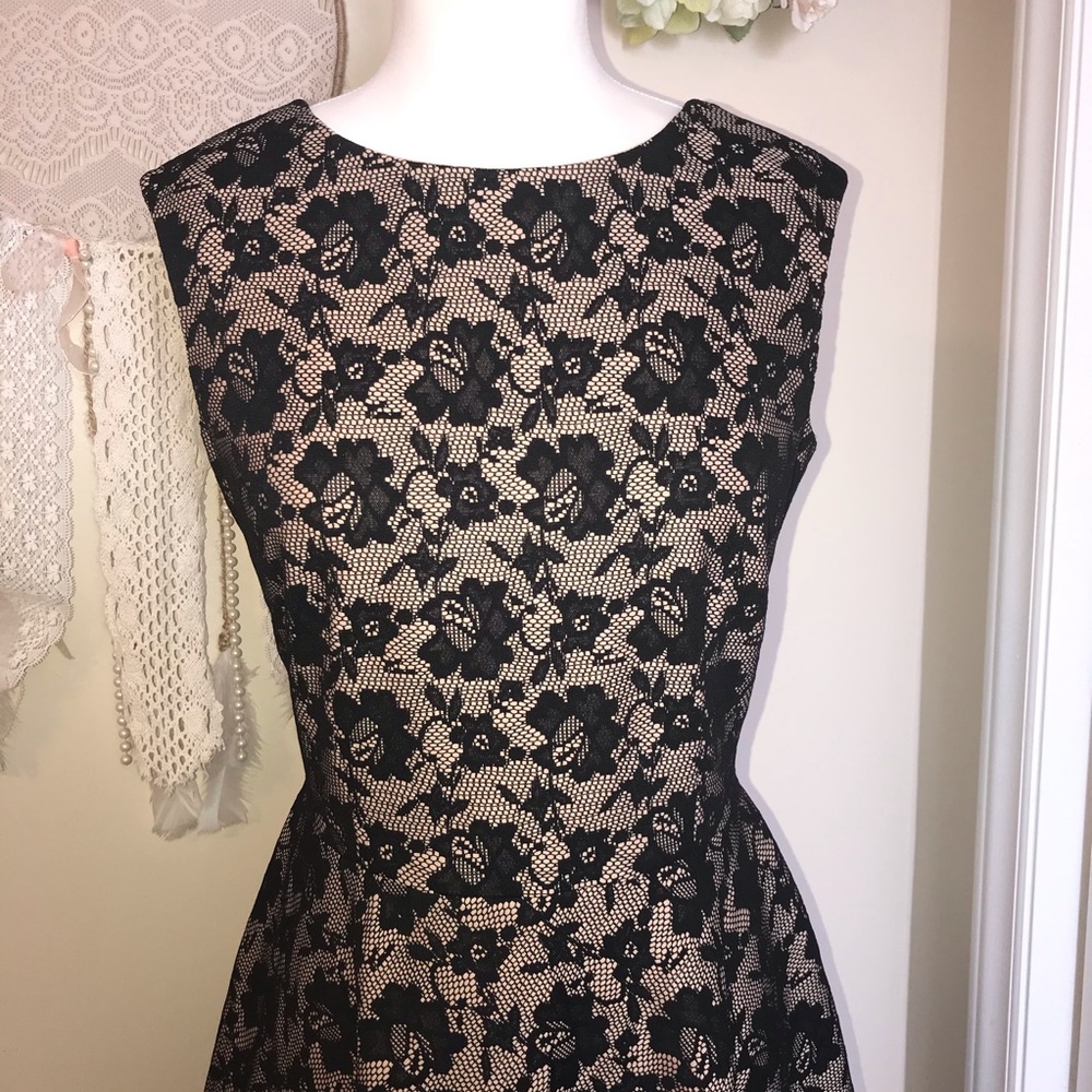 Tahari Black & Nude Crochet Lace Cocktail Dress - Picture 4 of 8
